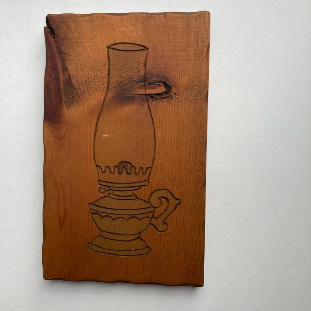 Primitive Rustic Vintage Wooden Wall Art with Oil Lamp Design